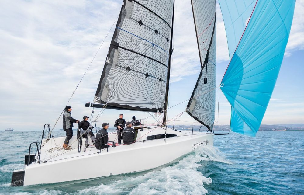 Image L30, a club yacht for business and beginners